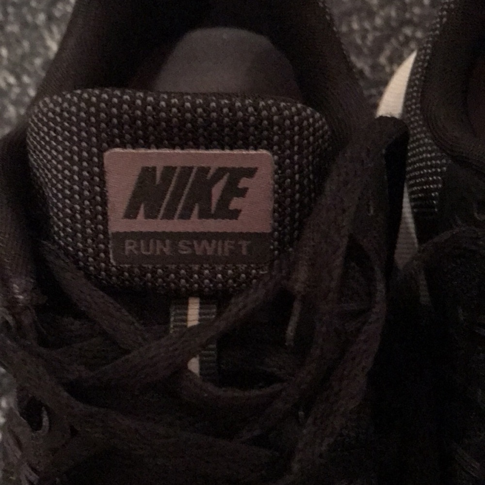 Nike running sneakers size 8 - Picture 5 of 11
